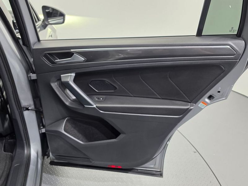2020 Volkswagen Tiguan 2.0 TDI Prestige photo 25