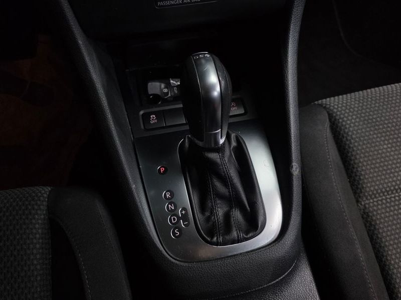 2013 Volkswagen Golf 1.6 TDI Blue Motion StyleEdition photo 9