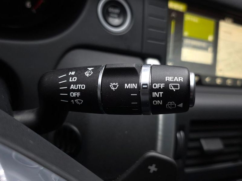 2018 Land Rover Discovery Sport 2.0 TD4 SE (150PS) photo 19