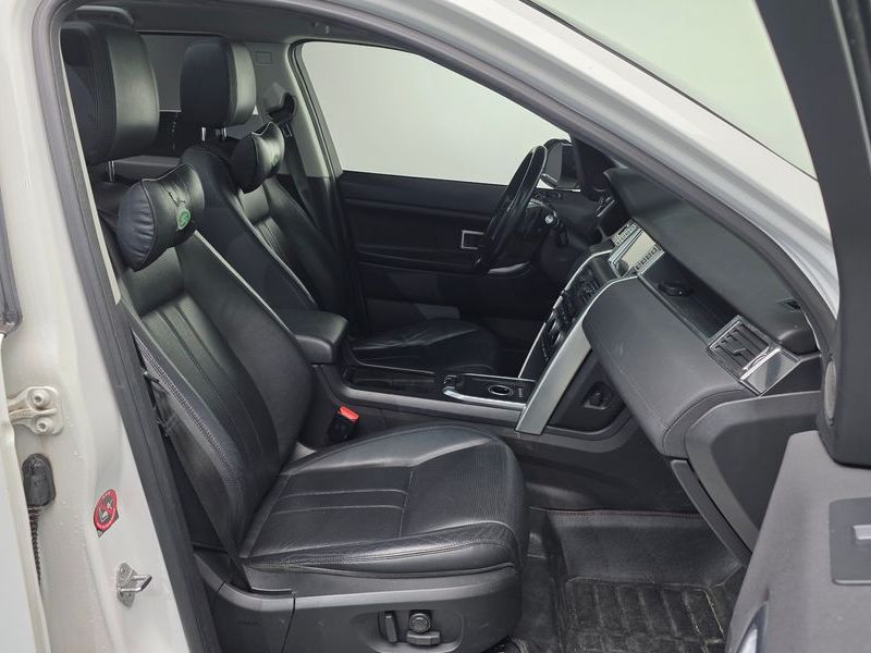 2016 Land Rover Discovery Sport 2.0 TD4 SE photo 10