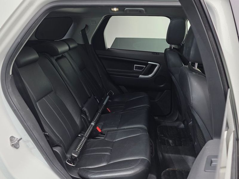 2016 Land Rover Discovery Sport 2.0 TD4 SE photo 12