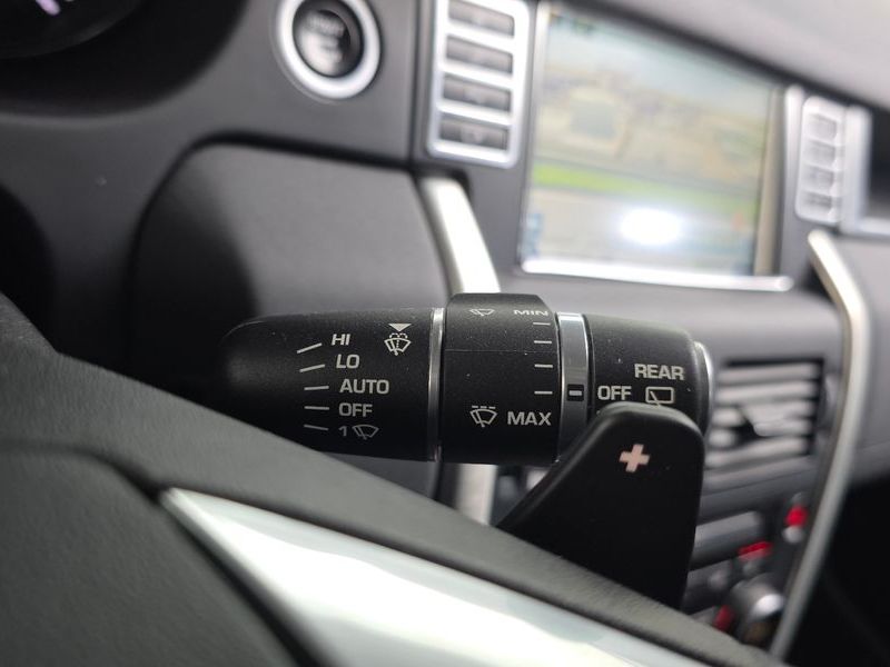 2016 Land Rover Discovery Sport 2.0 TD4 SE photo 18