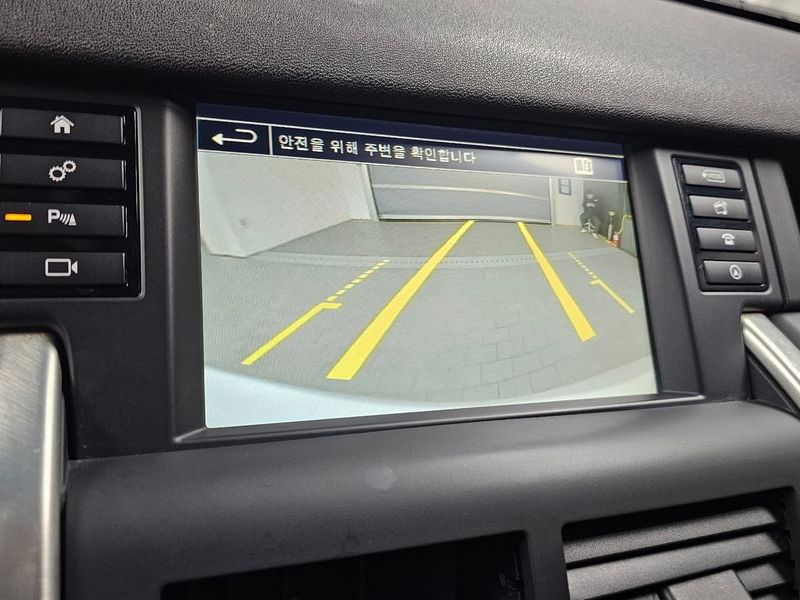 2016 Land Rover Discovery Sport 2.0 TD4 HSE Luxury photo 16