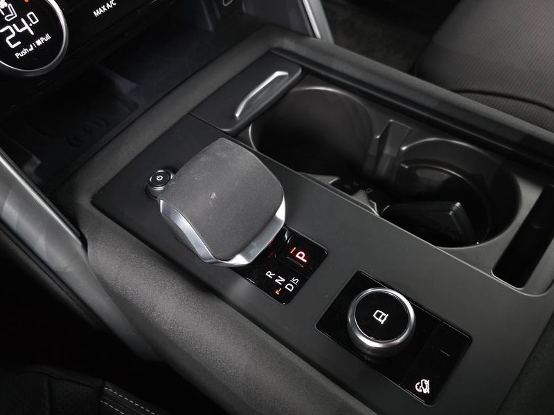 2025 Land Rover Discovery P360 Dynamic HSE photo 9