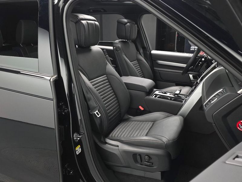 2025 Land Rover Discovery P360 Dynamic HSE photo 10