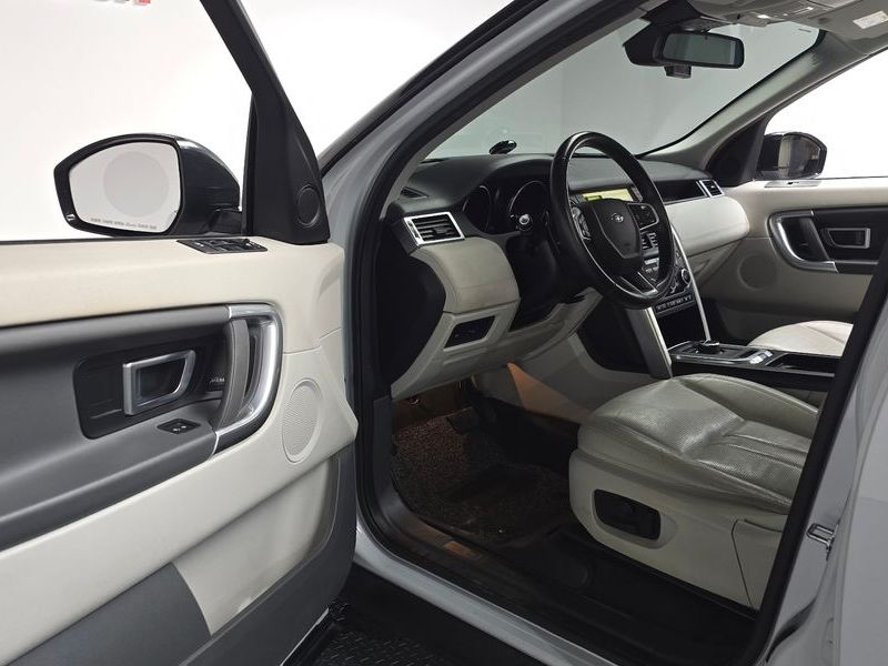 2017 Land Rover Discovery Sport 2.0 TD4 SE (150PS) photo 10