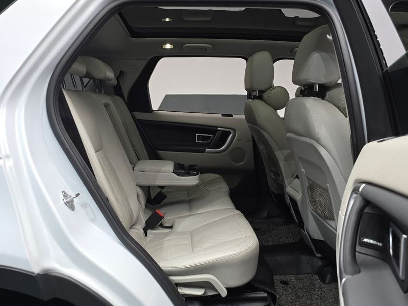 2017 Land Rover Discovery Sport 2.0 TD4 SE (150PS) photo 12