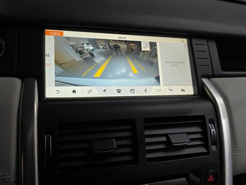 2017 Land Rover Discovery Sport 2.0 TD4 SE (150PS) photo 15
