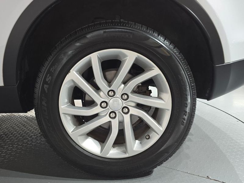 2017 Land Rover Discovery Sport 2.0 TD4 SE (150PS) photo 21