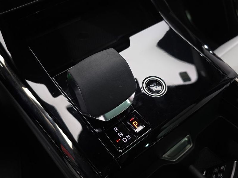2025 Land Rover Range Rover Sport P550E Dynamic HSE photo 9