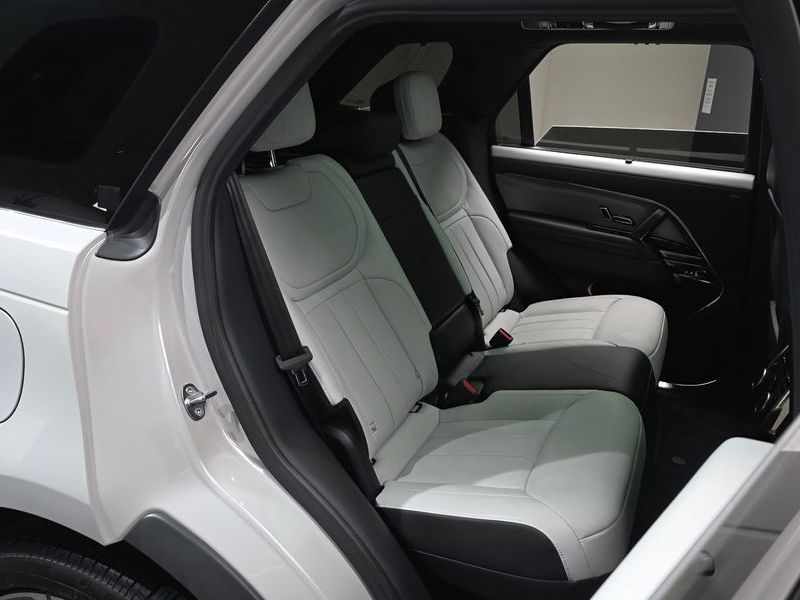 2025 Land Rover Range Rover Sport P550E Dynamic HSE photo 11
