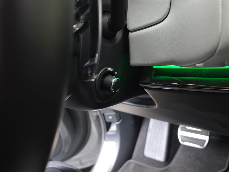 2025 Land Rover Range Rover Sport P550E Dynamic HSE photo 13