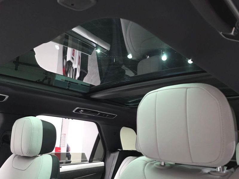 2025 Land Rover Range Rover Sport P550E Dynamic HSE photo 19