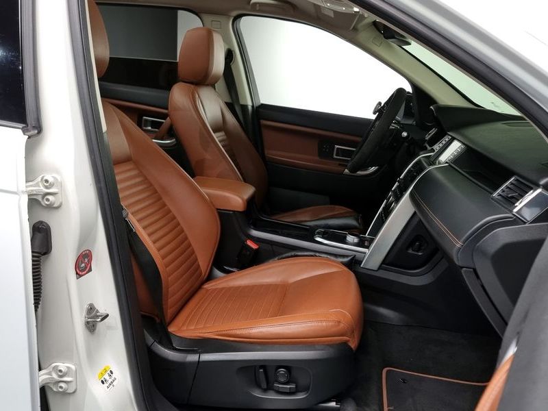 2016 Land Rover Discovery Sport 2.0 TD4 HSE Luxury photo 10