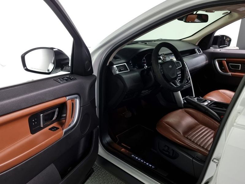 2016 Land Rover Discovery Sport 2.0 TD4 HSE Luxury photo 11