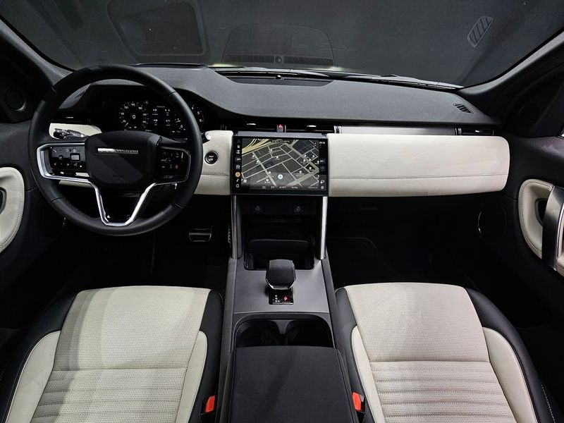 2025 Land Rover Discovery Sport P250 Dynamic SE photo 7