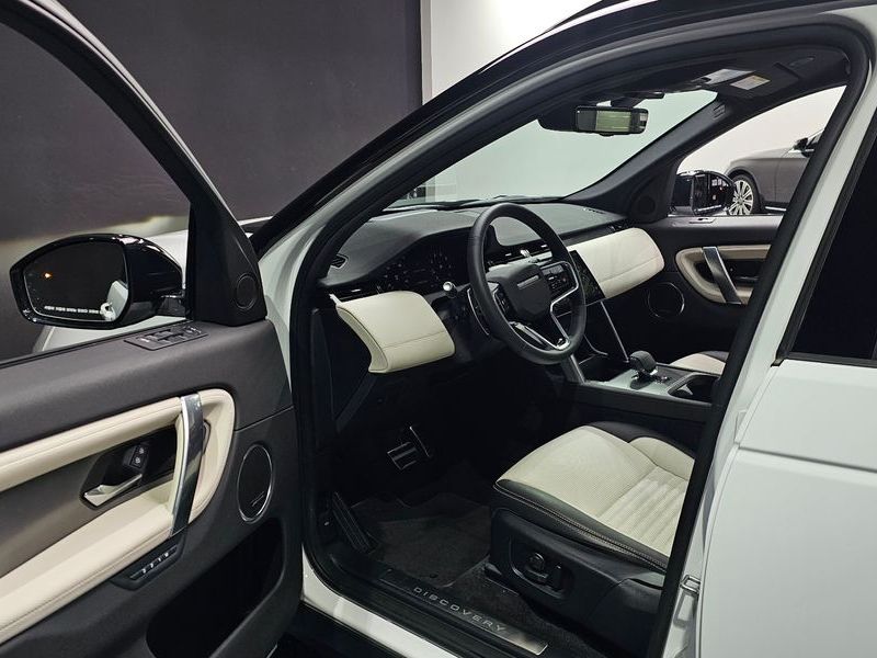 2025 Land Rover Discovery Sport P250 Dynamic SE photo 10