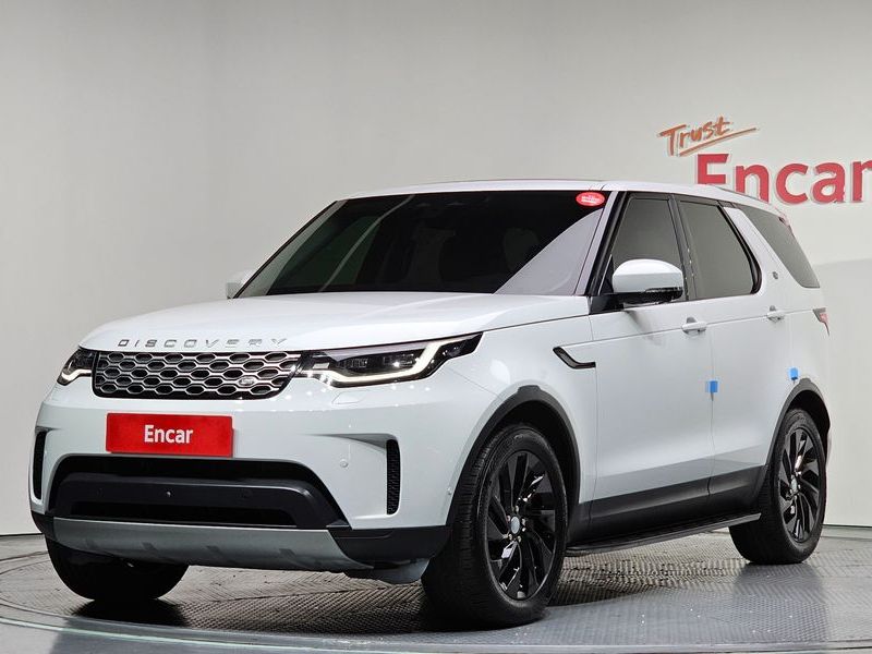 2022 Land Rover Discovery D250 S photo 1