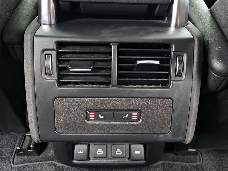 2022 Land Rover Discovery D250 S photo 18
