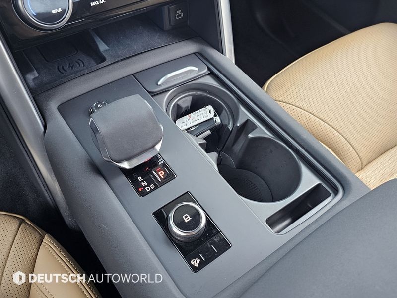 2025 Land Rover Discovery D350 Dynamic HSE photo 9