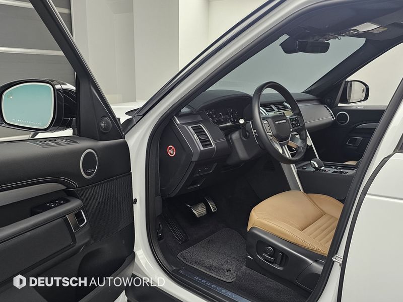 2025 Land Rover Discovery D350 Dynamic HSE photo 11