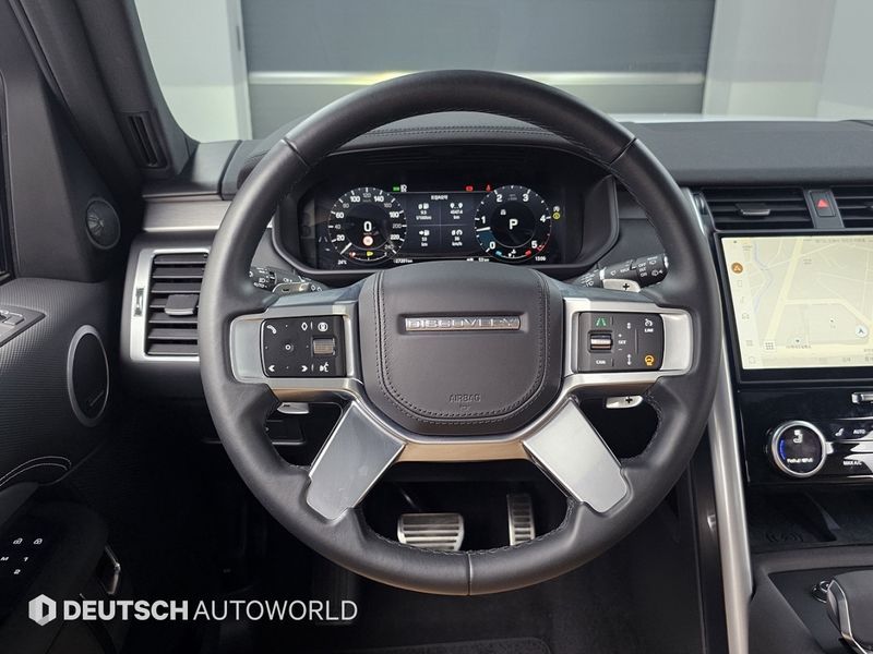 2025 Land Rover Discovery D350 Dynamic HSE photo 13