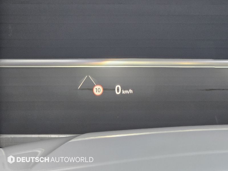 2025 Land Rover Discovery D350 Dynamic HSE photo 17