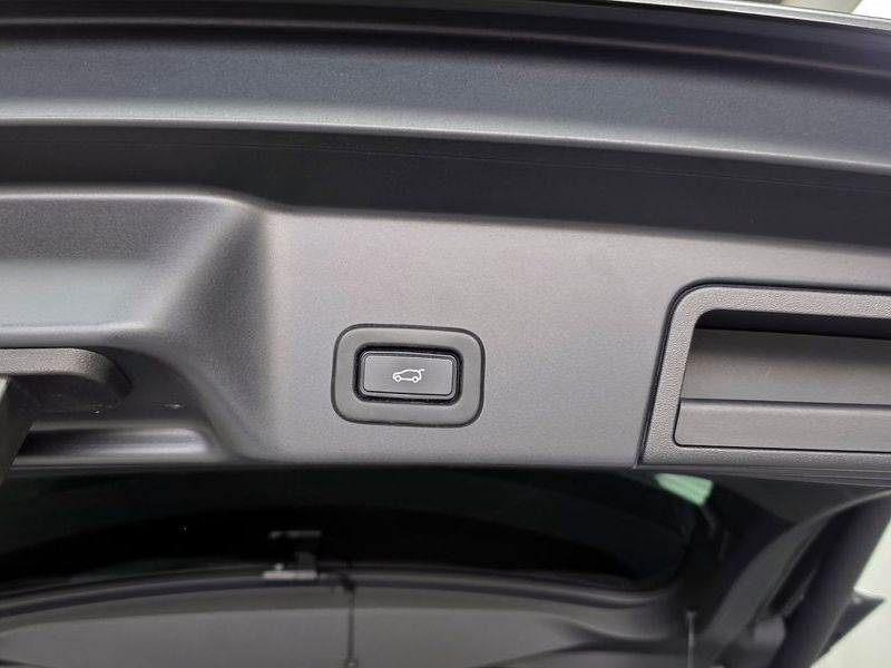 2020 Land Rover Range Rover Evoque D180 SE photo 28