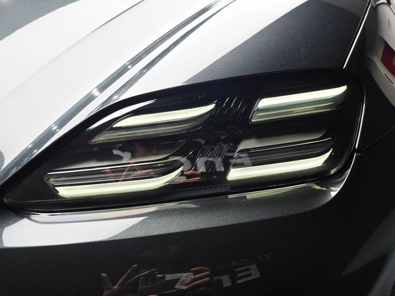 2025 Porsche Macan 4S photo 22