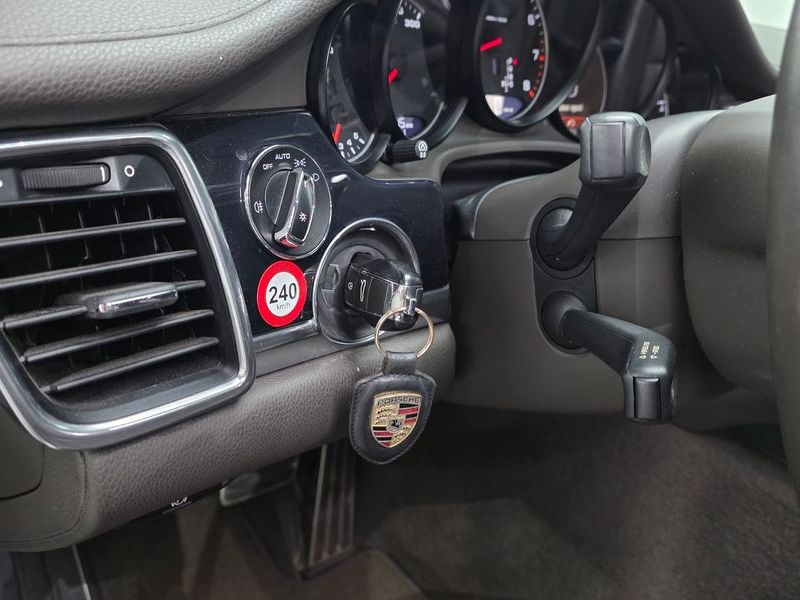 2014 Porsche Panamera 3.6 AWD 970 photo 18