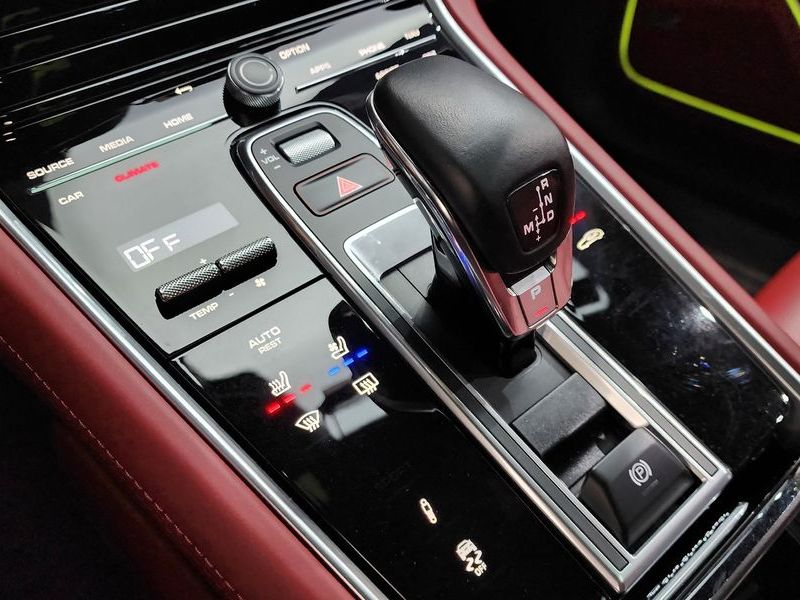 2023 Porsche Panamera 2.9 AWD Platinum Edition photo 9