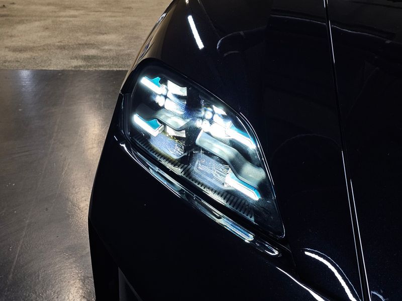 2025 Porsche Taycan 4S photo 8