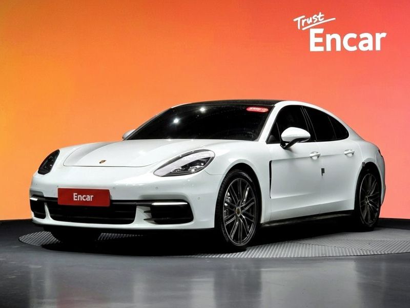 2018 Porsche Panamera 3.0 AWD photo 1