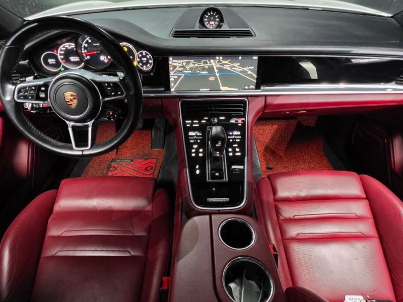 2018 Porsche Panamera 3.0 AWD photo 7