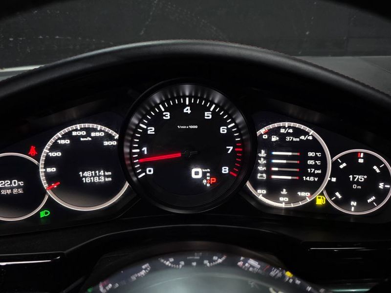 2018 Porsche Panamera 3.0 AWD photo 8
