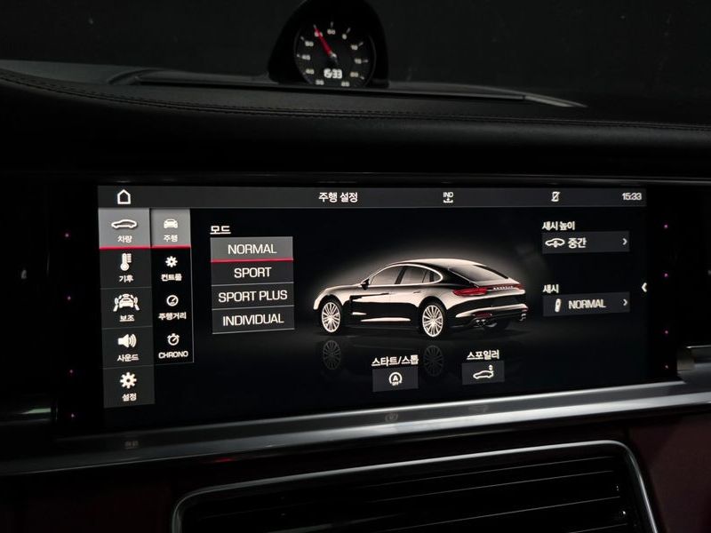2018 Porsche Panamera 3.0 AWD photo 16