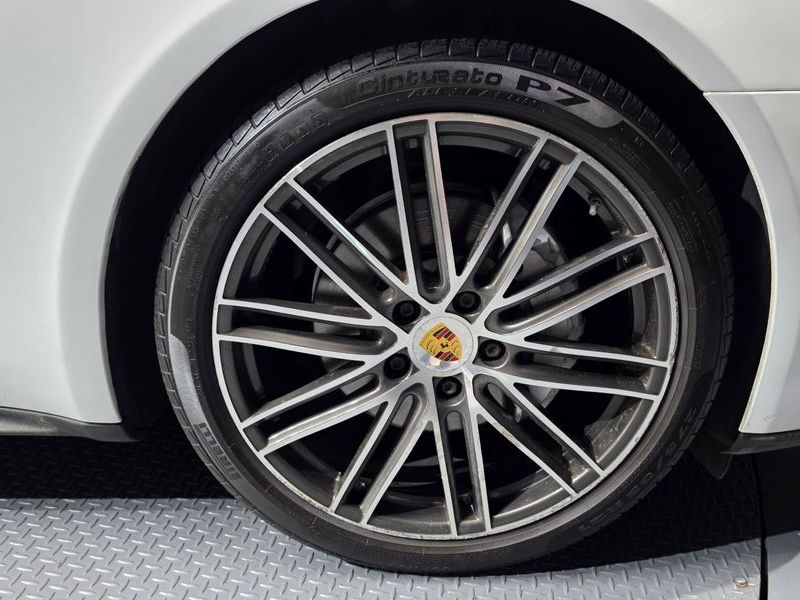 2018 Porsche Panamera 3.0 AWD photo 21