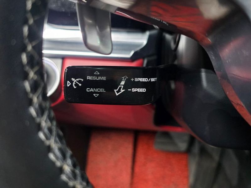 2018 Porsche Panamera 3.0 AWD photo 28