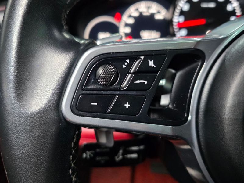 2018 Porsche Panamera 3.0 AWD photo 29