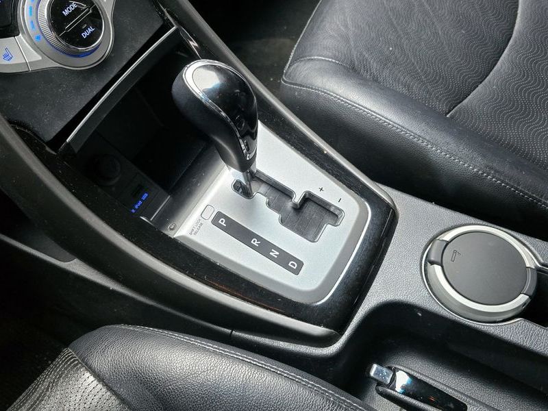 2012 Hyundai Avante M16 GDI Premier photo 9
