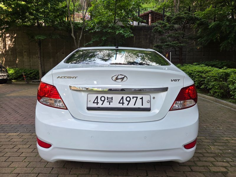 2012 Hyundai Accent Diesel 1.6 VGT Premier photo 8