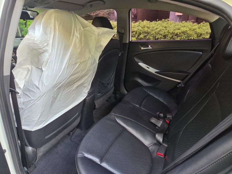 2012 Hyundai Accent Diesel 1.6 VGT Premier photo 11