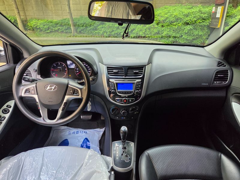 2012 Hyundai Accent Diesel 1.6 VGT Premier photo 12