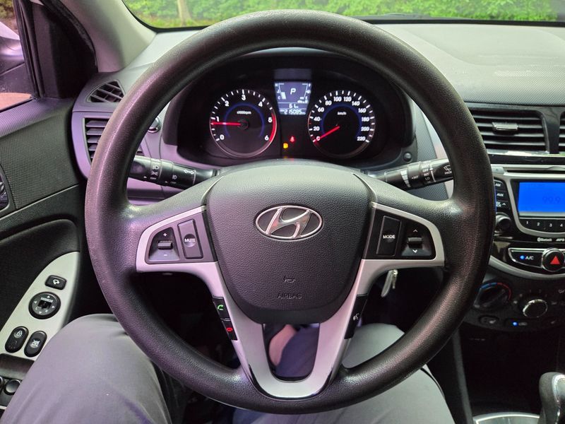 2012 Hyundai Accent Diesel 1.6 VGT Premier photo 13