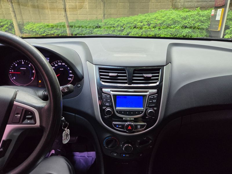 2012 Hyundai Accent Diesel 1.6 VGT Premier photo 15