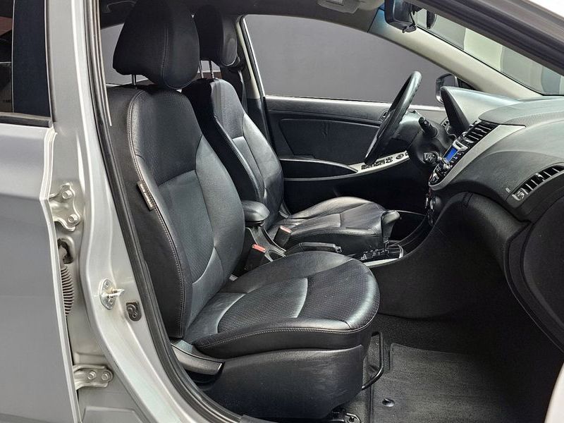 2012 Hyundai Accent Diesel 1.6 VGT Premier photo 10