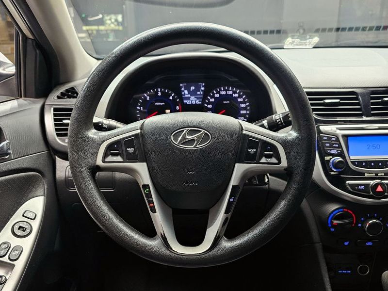 2012 Hyundai Accent Diesel 1.6 VGT Premier photo 14