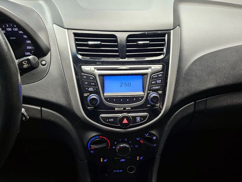 2012 Hyundai Accent Diesel 1.6 VGT Premier photo 15
