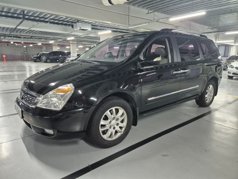 2012 Kia Carnival Grand GLX Premium photo 1