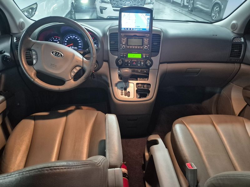 2012 Kia Carnival Grand GLX Premium photo 7